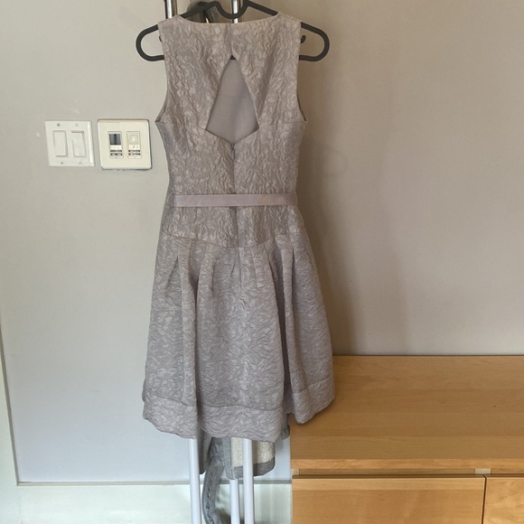 Fancy grey BCBG dress - Picture 2 of 3